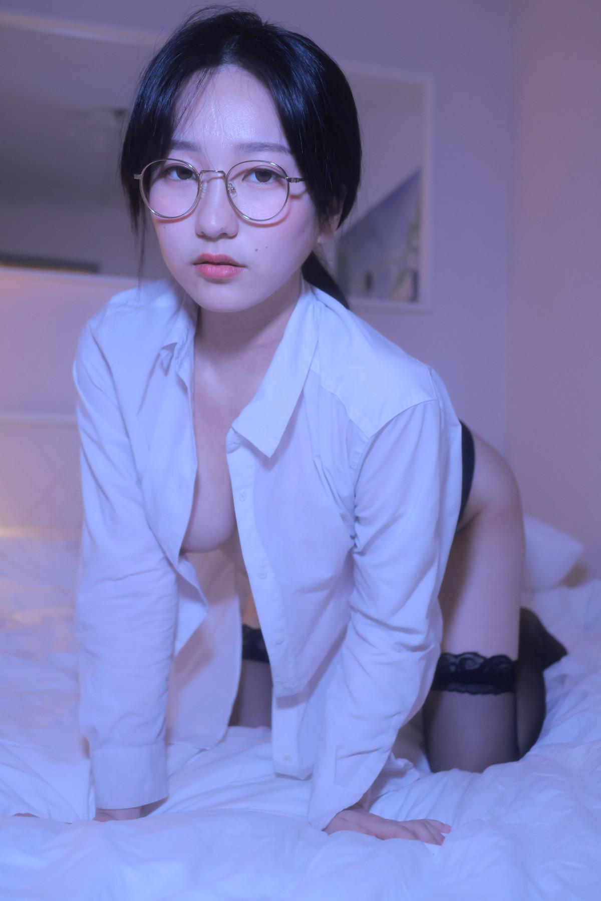 Sehee 세희, Photobook ‘ Glasses Shirt’ Set.03(8)