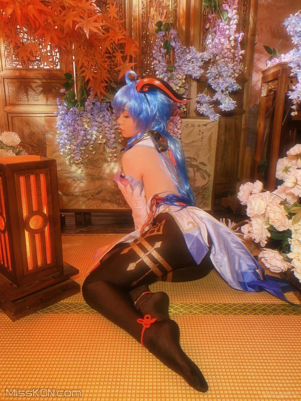 Coser@爆机少女喵小吉 (Nekokoyoshi): 原神-甘雨 (49 photos )(44)
