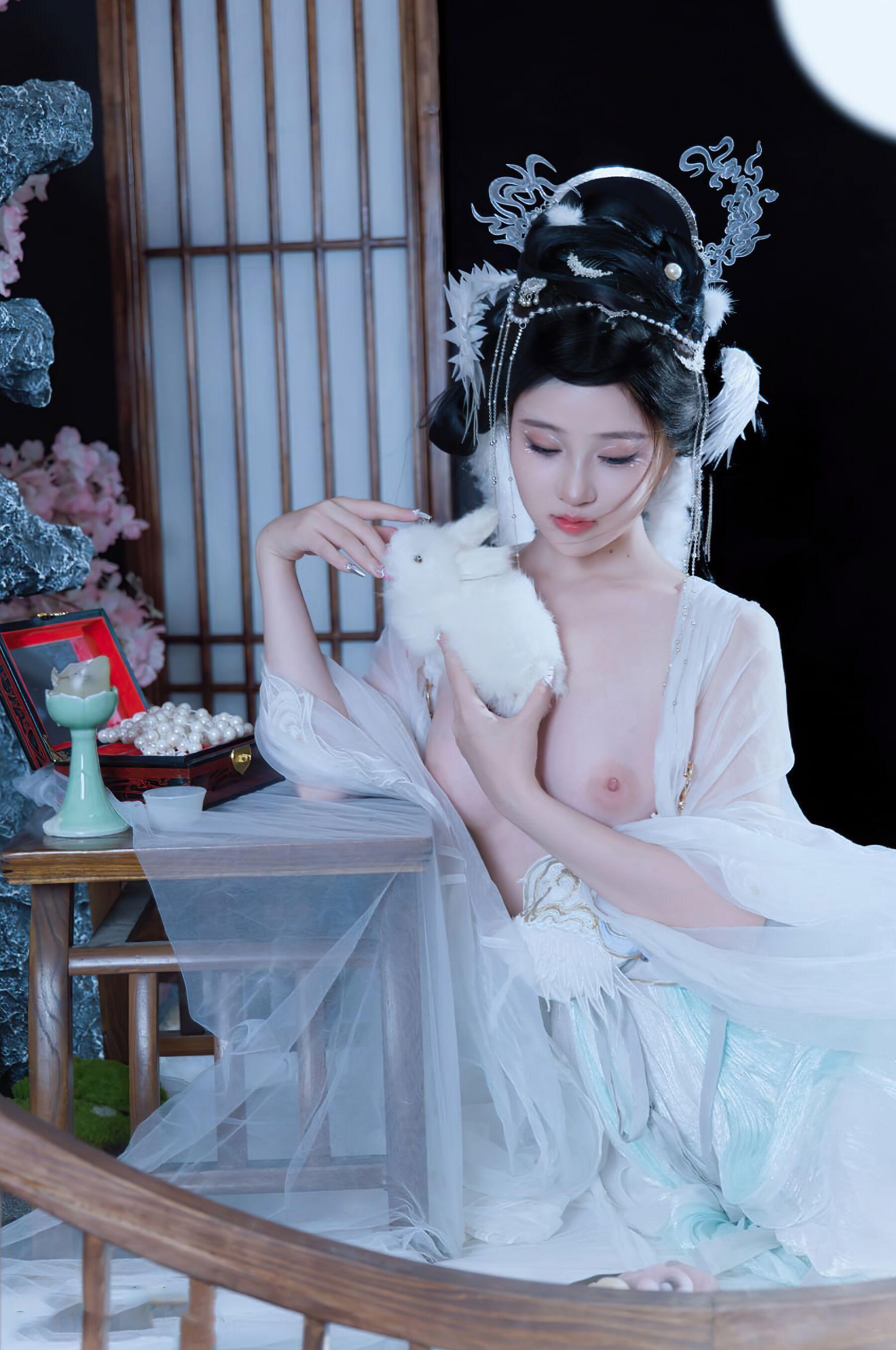 国模套图 年年《嫦娥仙子》(24)