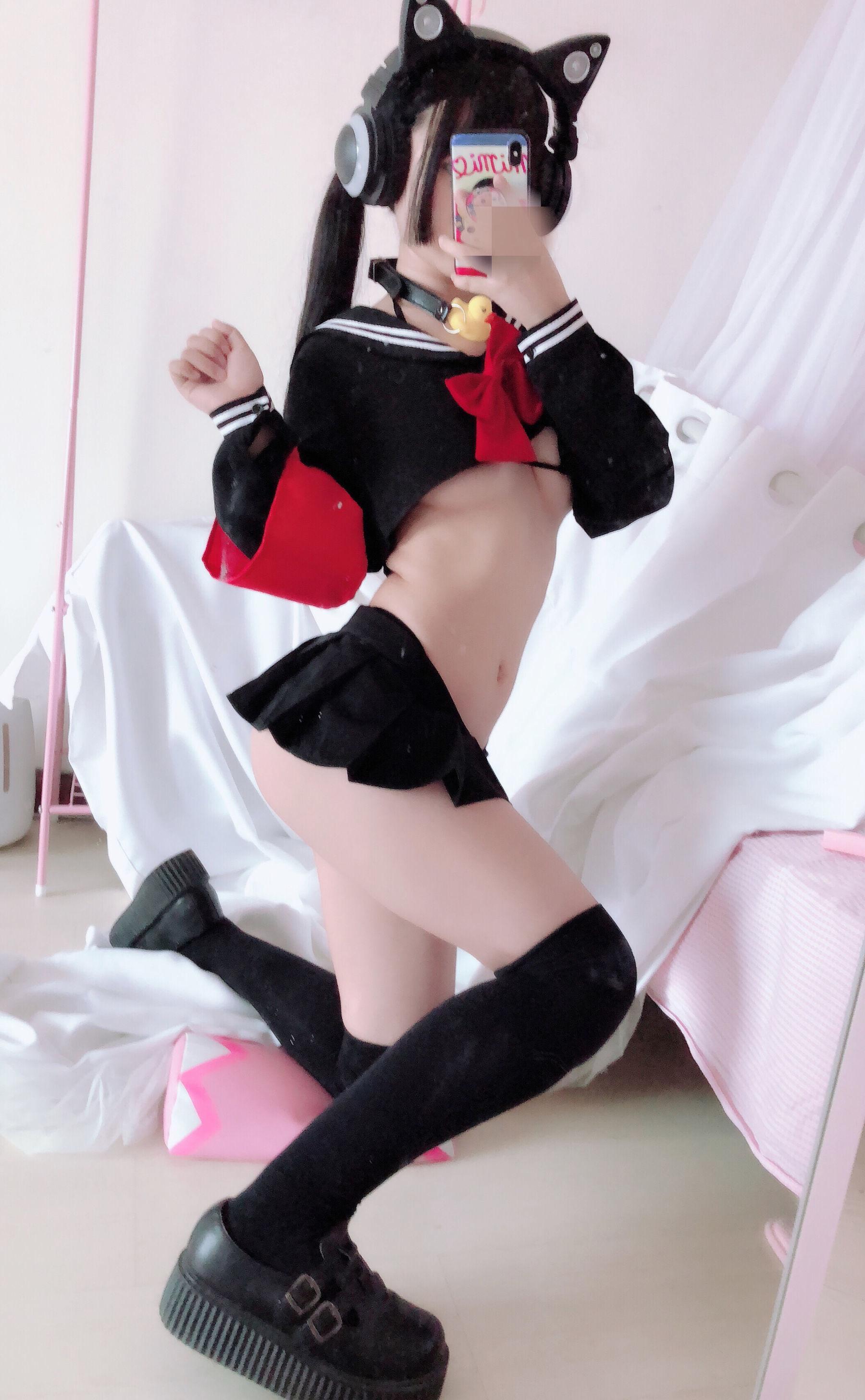 [网红COSER] 桜井宁宁 – 半乳制服 写真集(8)