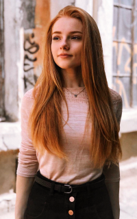 Julia Adamenko OgjoFglc_o