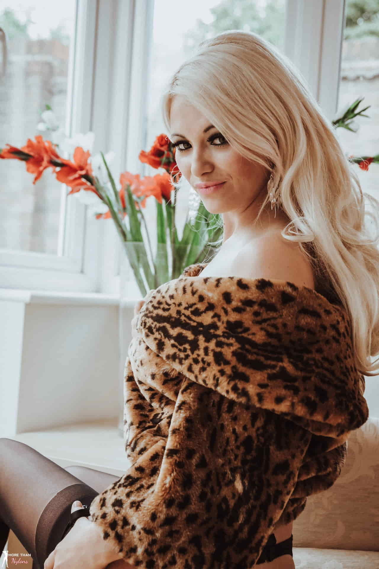 Blonde leopard girl body gets nosebleed - vintage_vibe