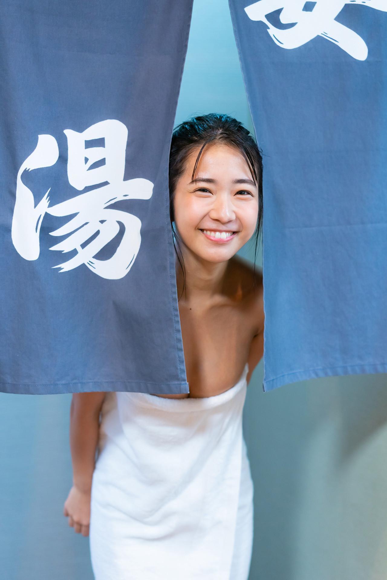 Amau Kisumi 天羽希純, FLASHデジタル写真集 「銭湯で大はしゃぎ！」 Set.02(32)