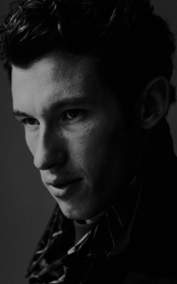 Callum Turner  3peOkKKl_o