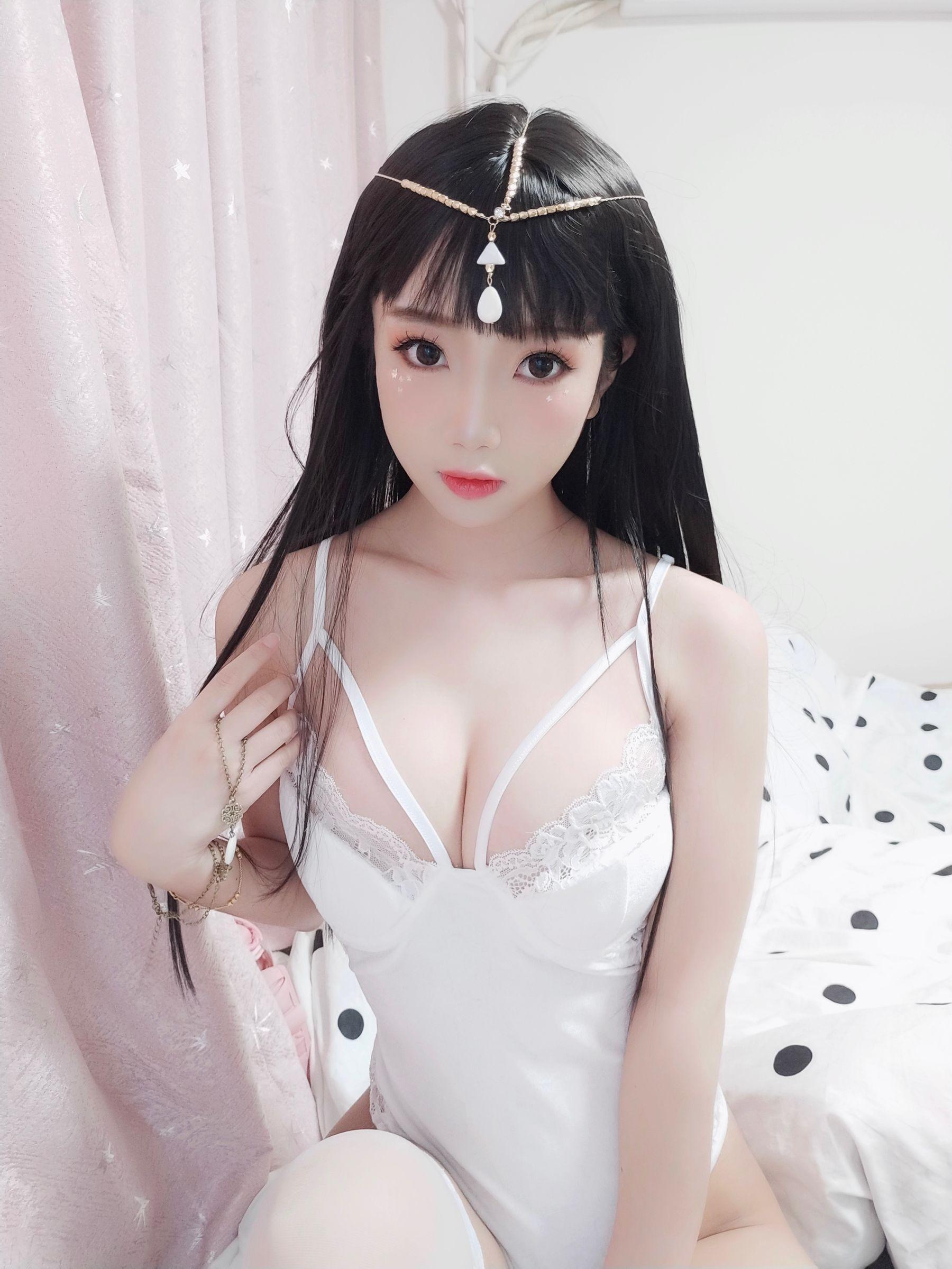 白嫩美少女鬼畜瑶 《白色埃及瑶》 写真集(40)