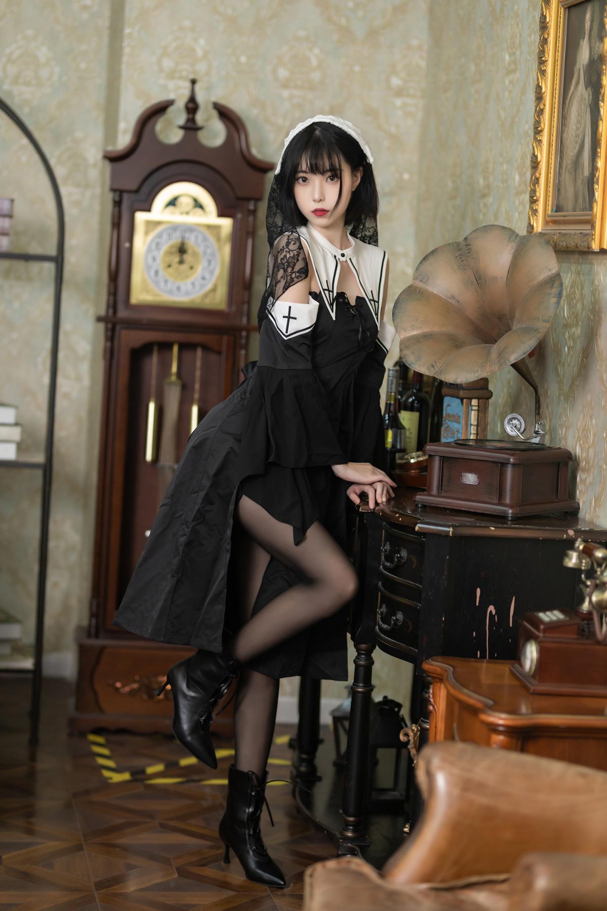 Cosplay 许岚LAN – 暗黑修女(21)