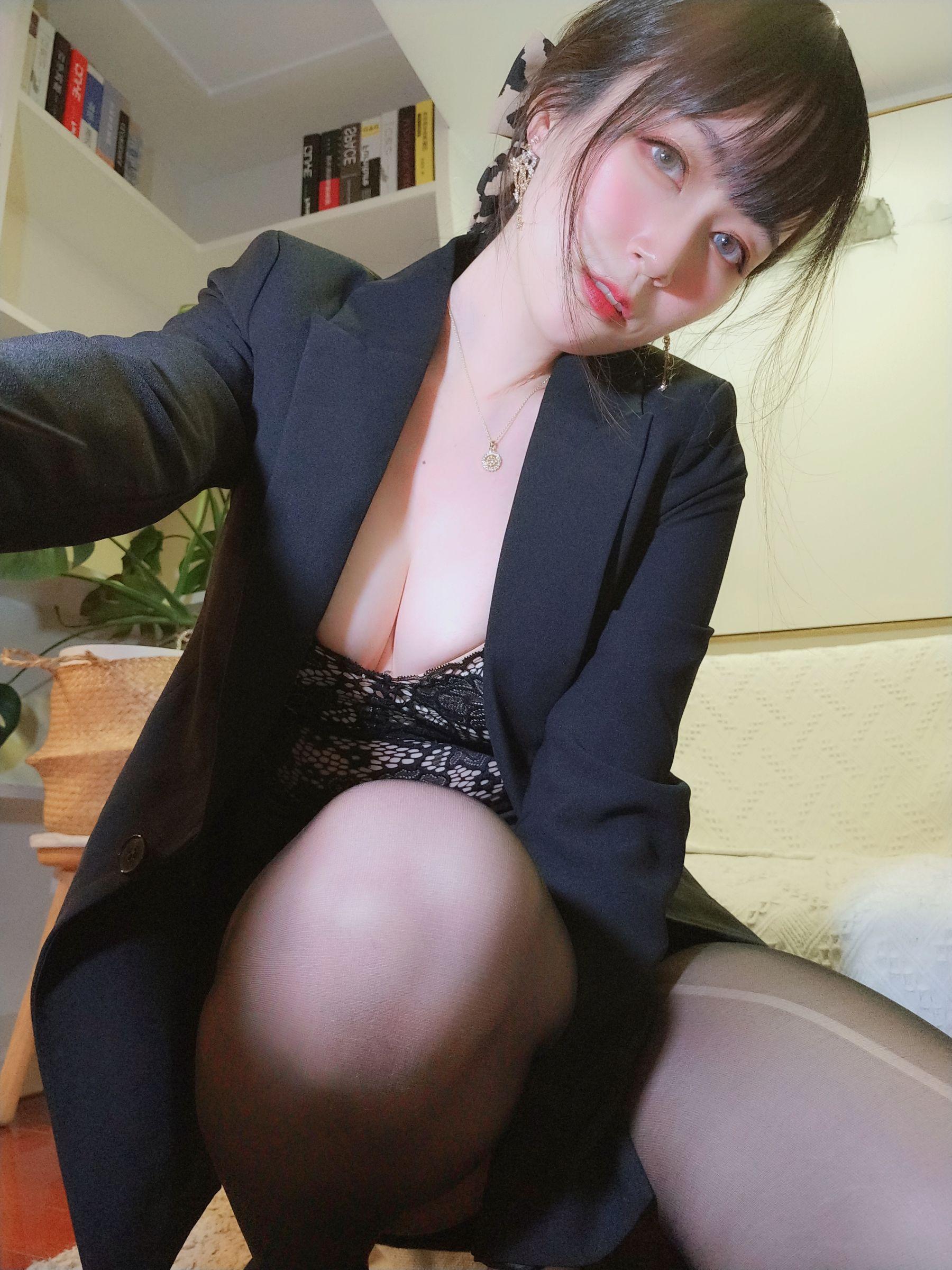 [Cosplay] Coser小姐姐白银81 – 西服(38)