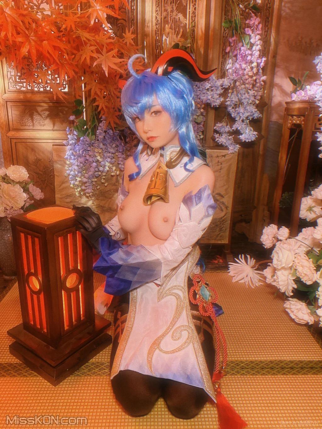 Coser@爆机少女喵小吉 (Nekokoyoshi): 原神-甘雨 (49 photos )(33)