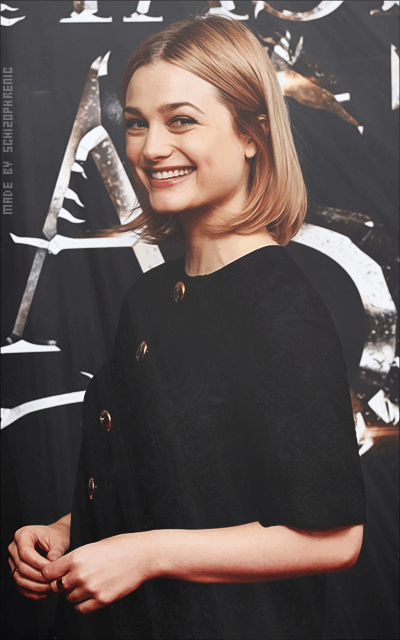 Alison Sudol HnsmBfWS_o