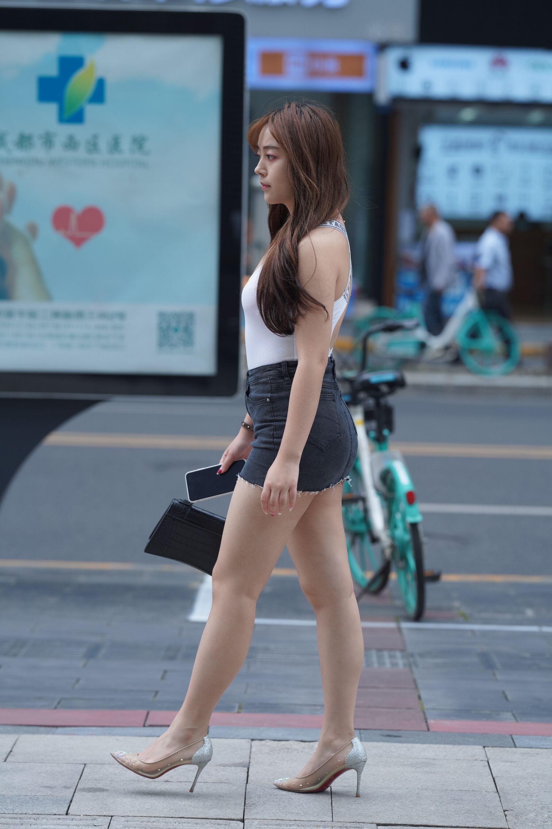 街拍 透明高跟热裤美女(381)