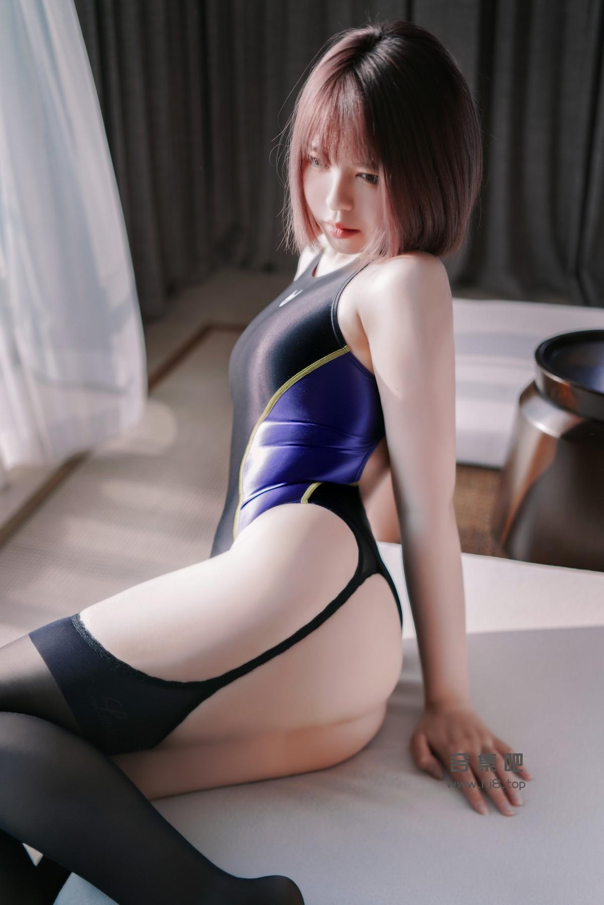 Cosplay 半半子 競泳水着を着た彼女(4)