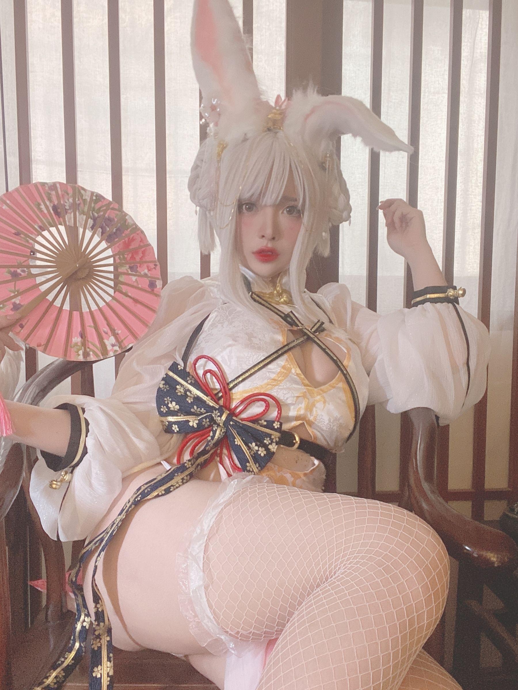 [Cosplay] NinJA阿寨寨 – 肉肉大白兔(36)