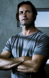 Josh Holloway IatGYn3j_o