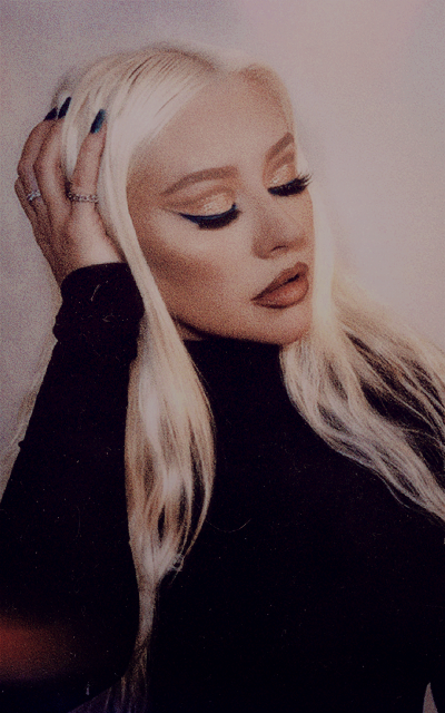 blondynka - Christina Aguilera IfhpggRH_o