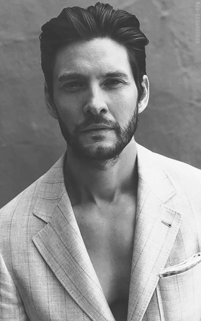 Ben Barnes - Page 2 EWkeOfUi_o