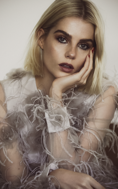 Lucy Boynton - Page 2 X6gZFNuM_o