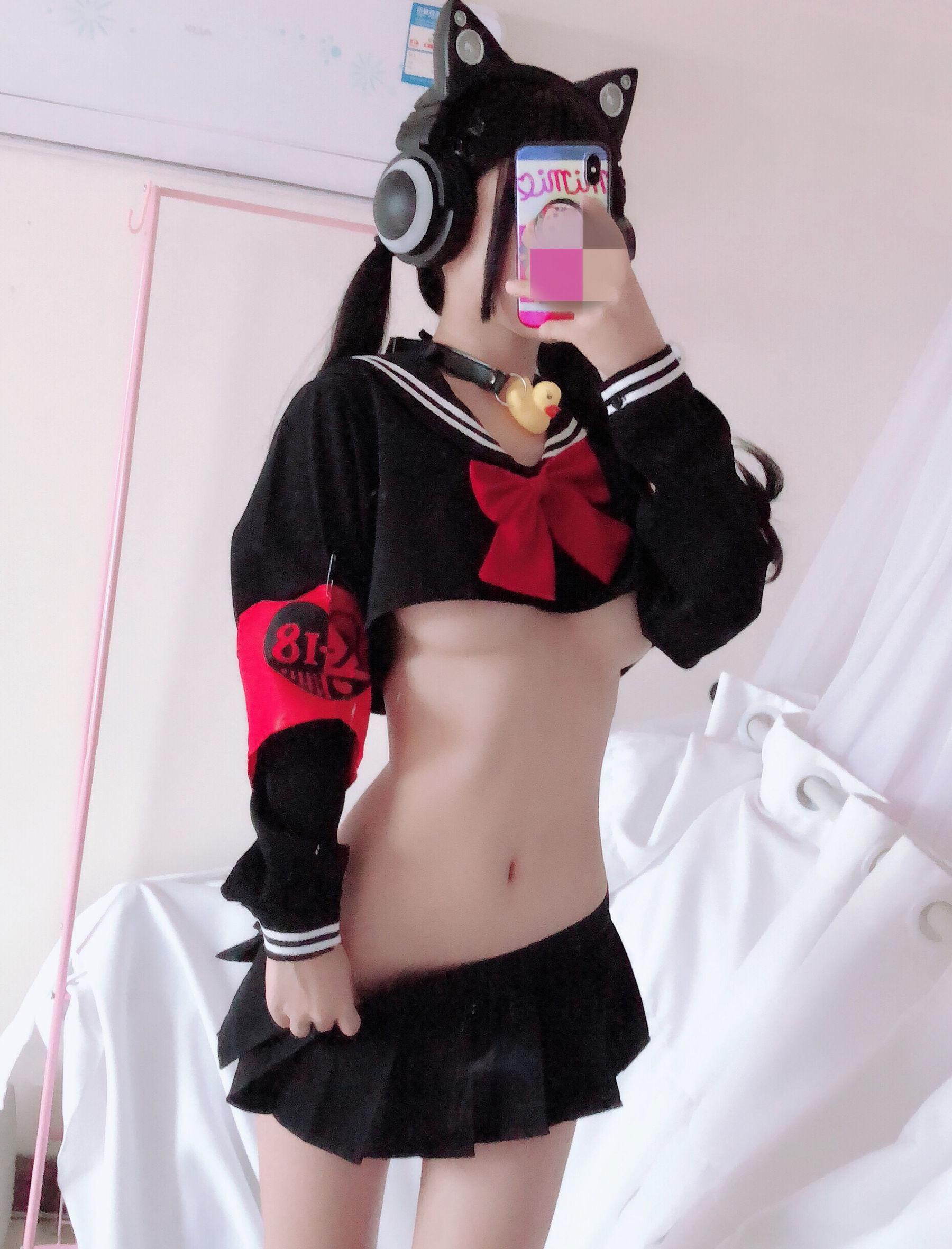 [网红COSER] 桜井宁宁 – 半乳制服 写真集(23)