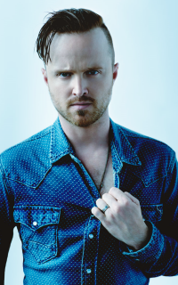 Aaron Paul GkRbym40_o