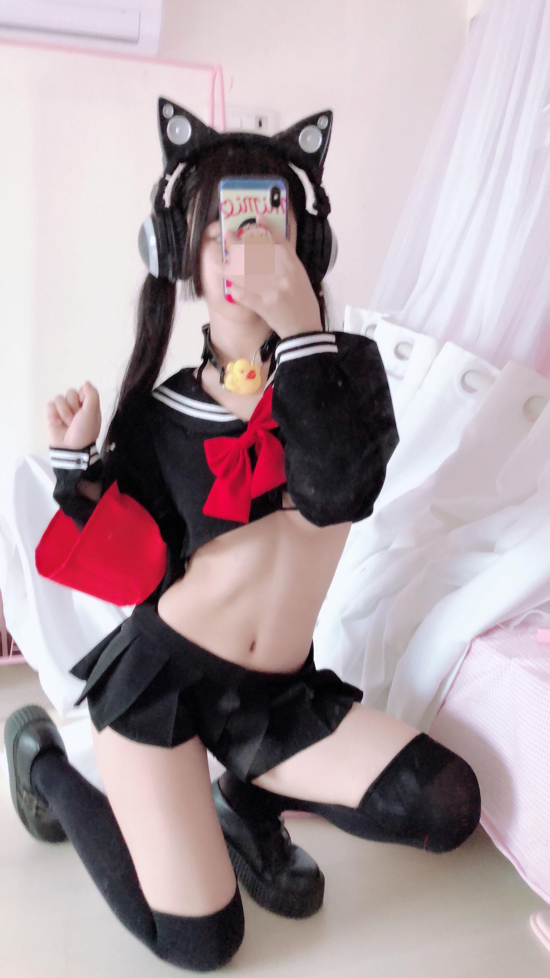 [网红COSER] 桜井宁宁 – 半乳制服 写真集(13)