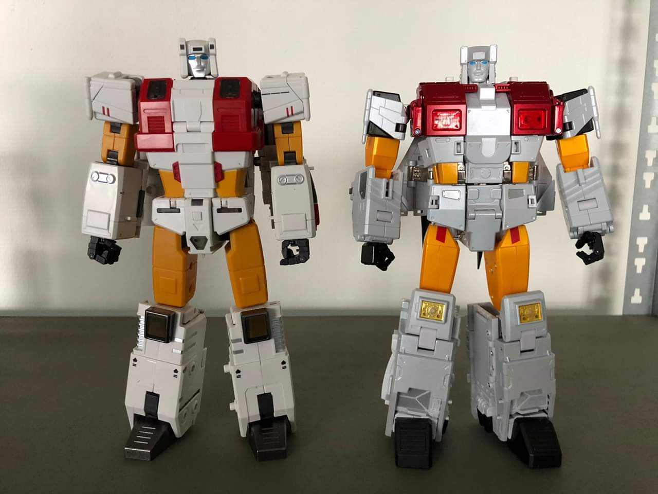 [Fanstoys] Produit Tiers - FT-30 Ethereaon (FT-30A à FT-30E) - aka Aérialbots/Aérobots forme Supérion - Page 2 FhQaplDs_o