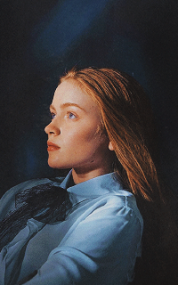 Sadie Sink BjrJS4qW_o