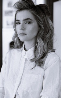 Zoey Deutch OkKk2iHS_o