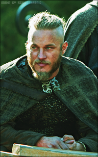 Travis Fimmel KTVmyYaZ_o