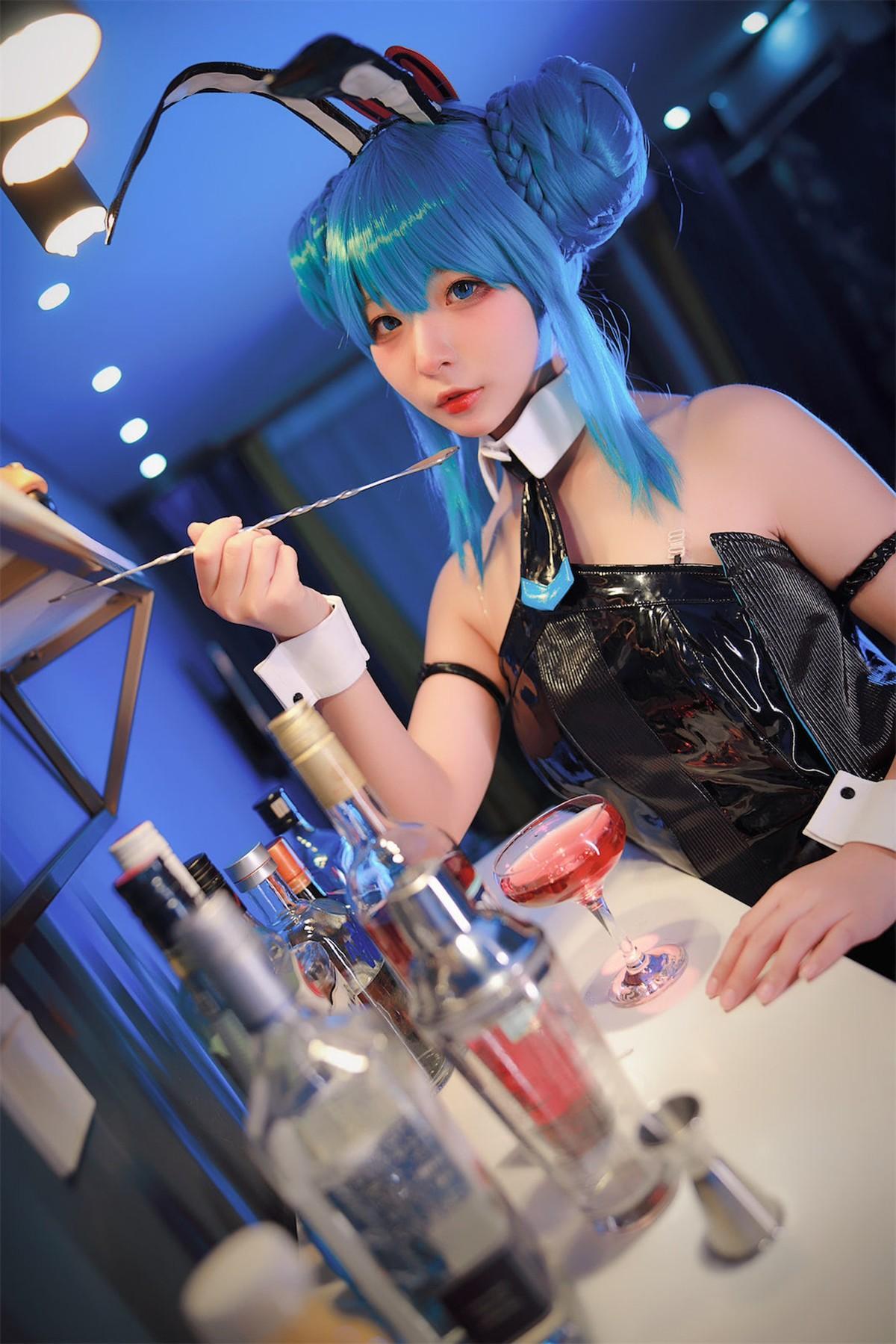 Cosplay Yuuhui玉汇 初音黑兔(16)