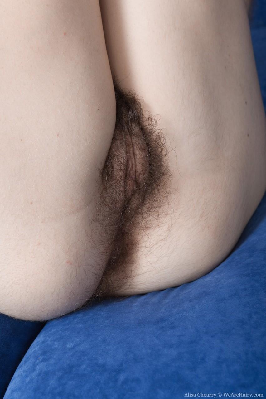 Slim amateur Alisa Chearry loses her red dress and flaunts her hairy vagina(16)