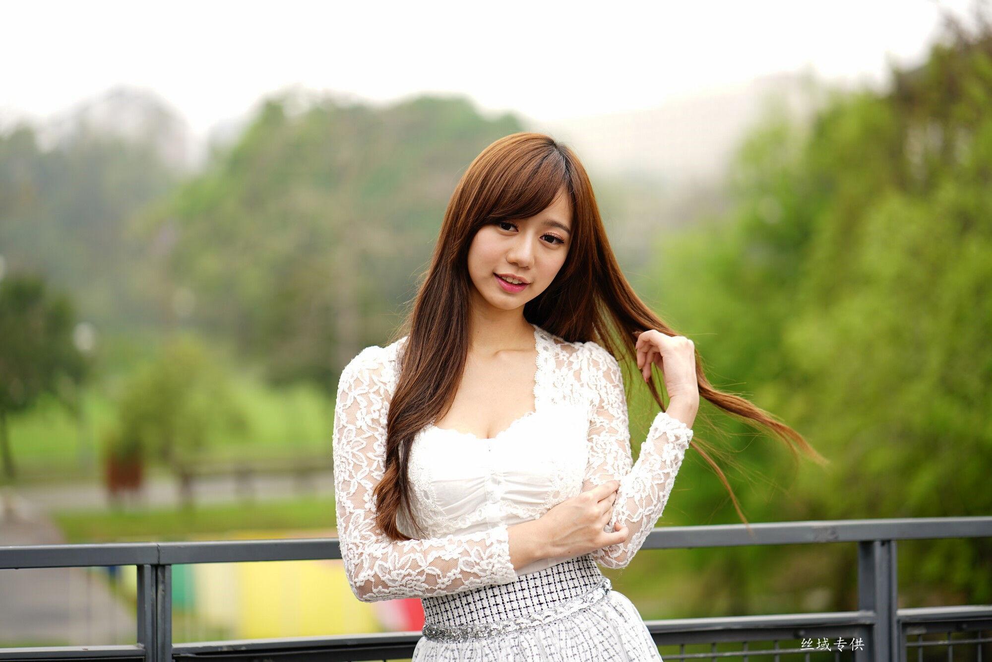 [台湾正妹] 張芸菁《東海大學二校區～》（教师OL套装） 写真集(34)