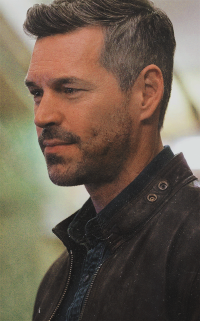 Eddie Cibrian  DvXx4KZR_o