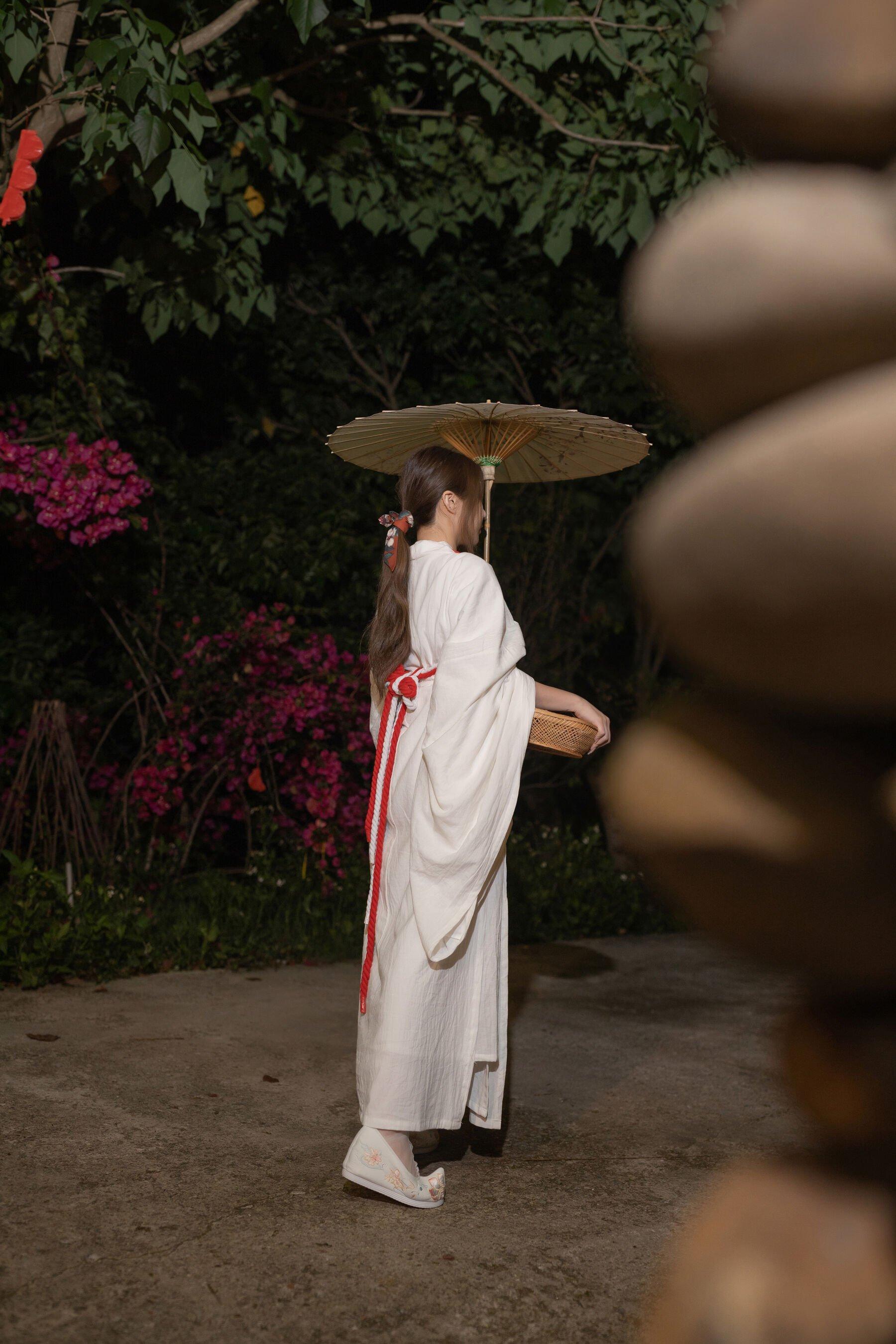 未分类性感写真 鱼子酱Fish《小树林的故事》(34)
