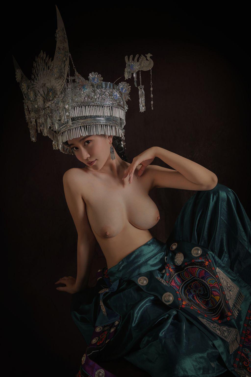 Coser@年年Nnian: 苗疆女孩 (50 photos)(36)