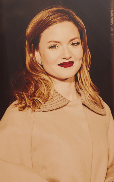 Holliday Grainger GHqCc3kQ_o