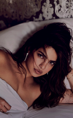 Priyanka Chopra F55WG2s4_o