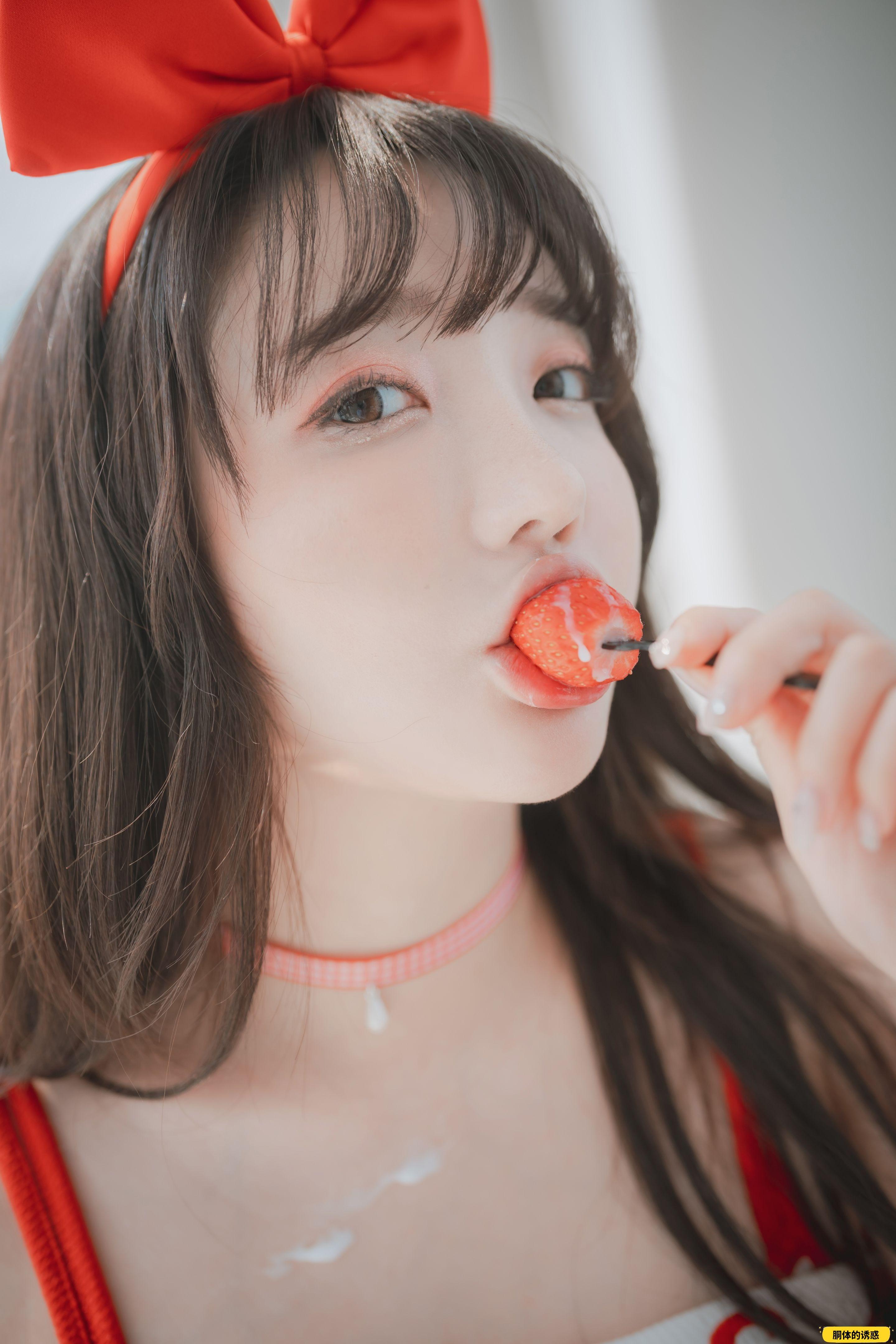 孙乐乐 Strawbeery Girl