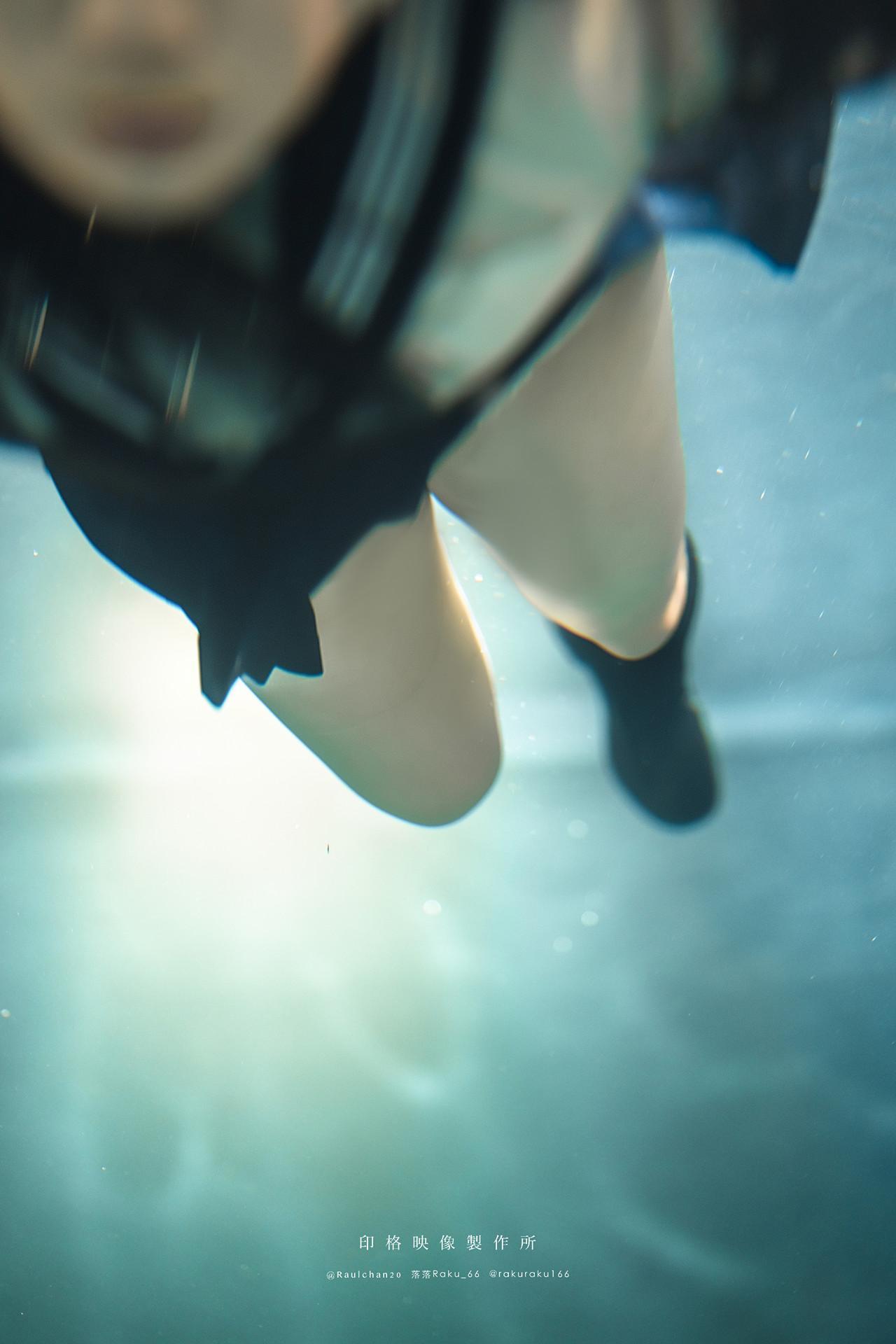 Cosplay 落落Raku – 水泳馆(3)