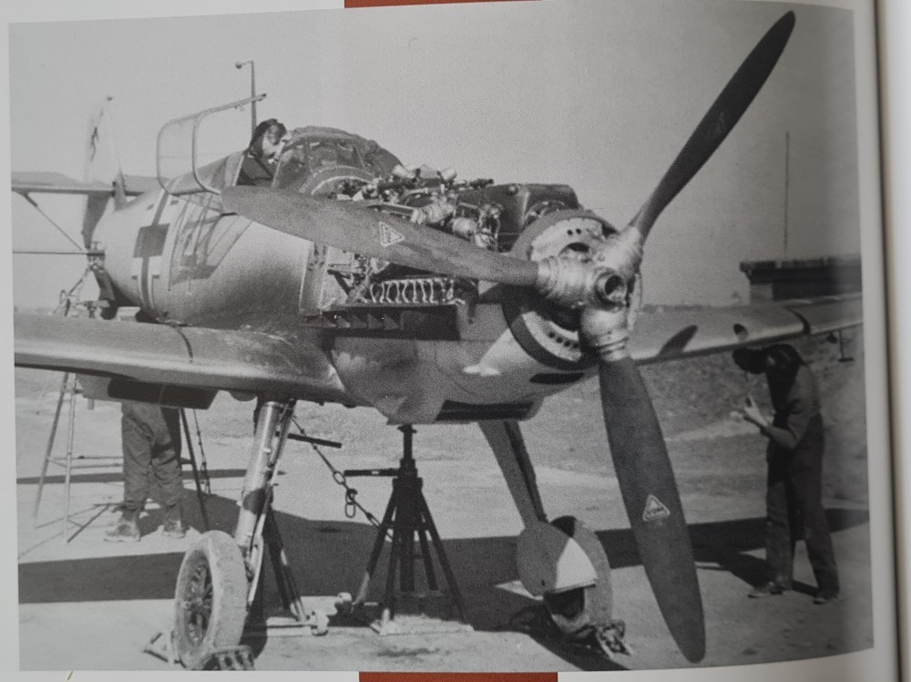 1/32 Bf 109E-4/B, Eduard, DIO - Synchronization gear - Ready
