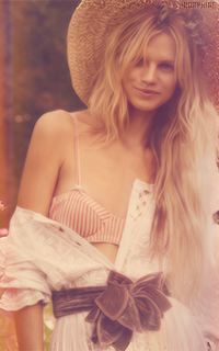 Nadine Leopold - Page 8 SuvvDJ2w_o