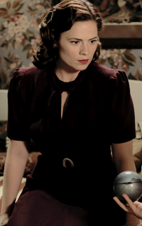 Hayley Atwell T4W2H9BN_o