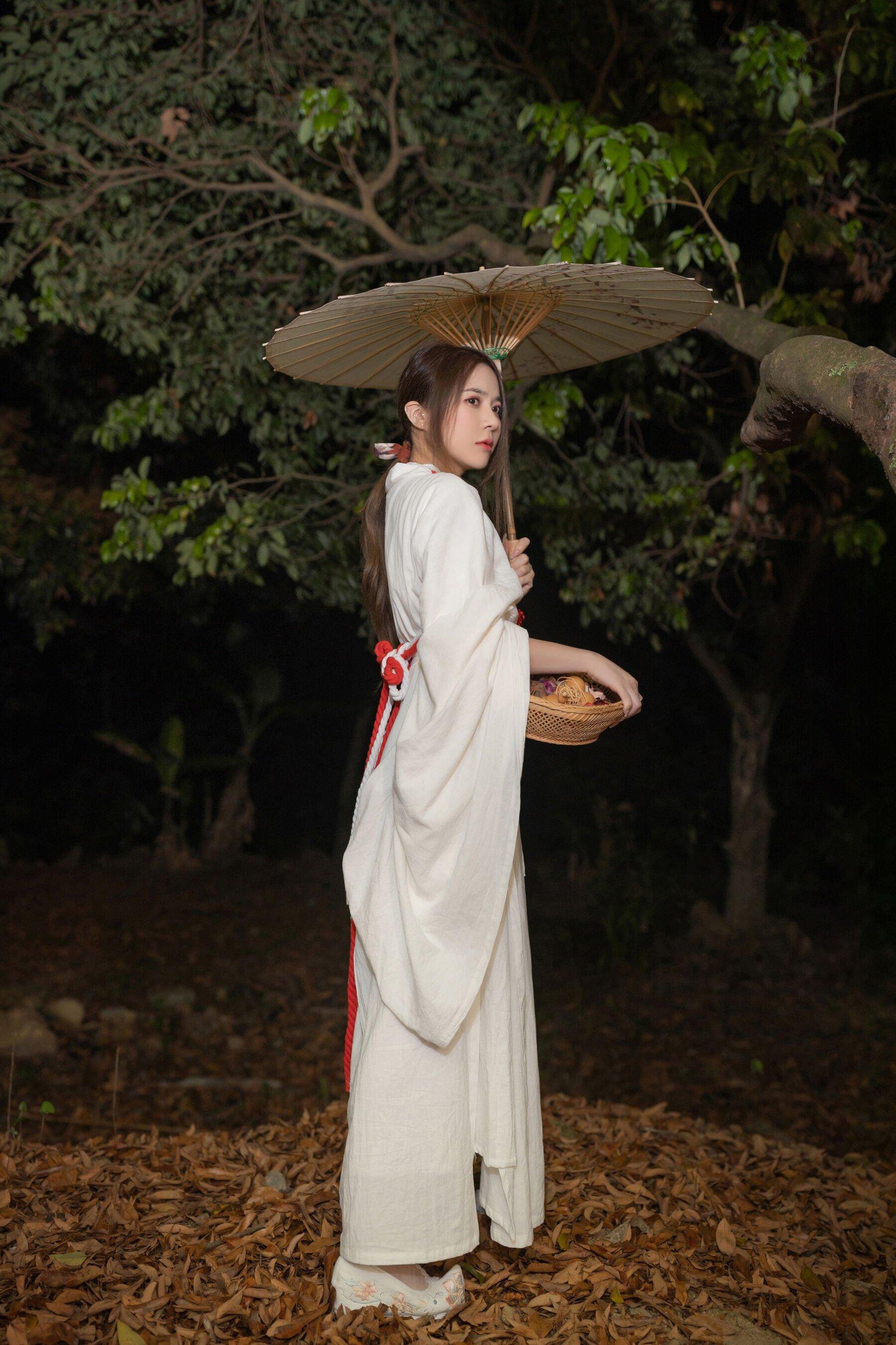 未分类性感写真 鱼子酱Fish《小树林的故事》(37)