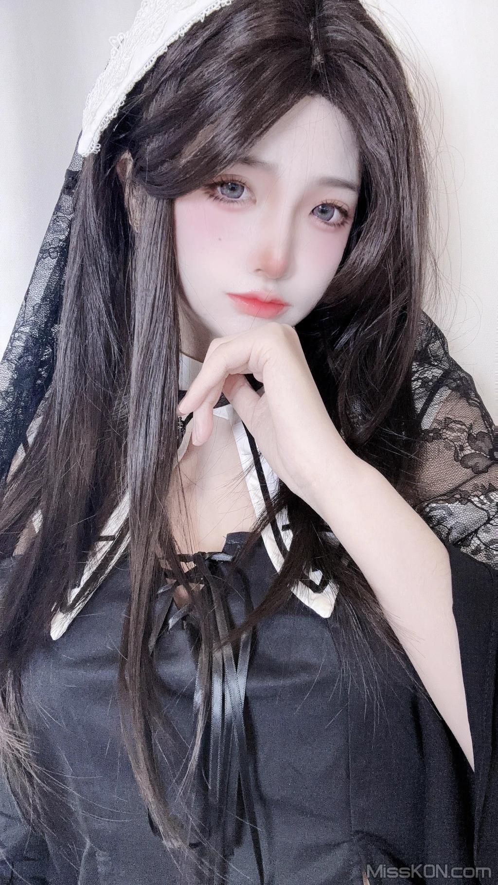 Coser@疯猫ss: 修女自拍 (21 photos)(12)