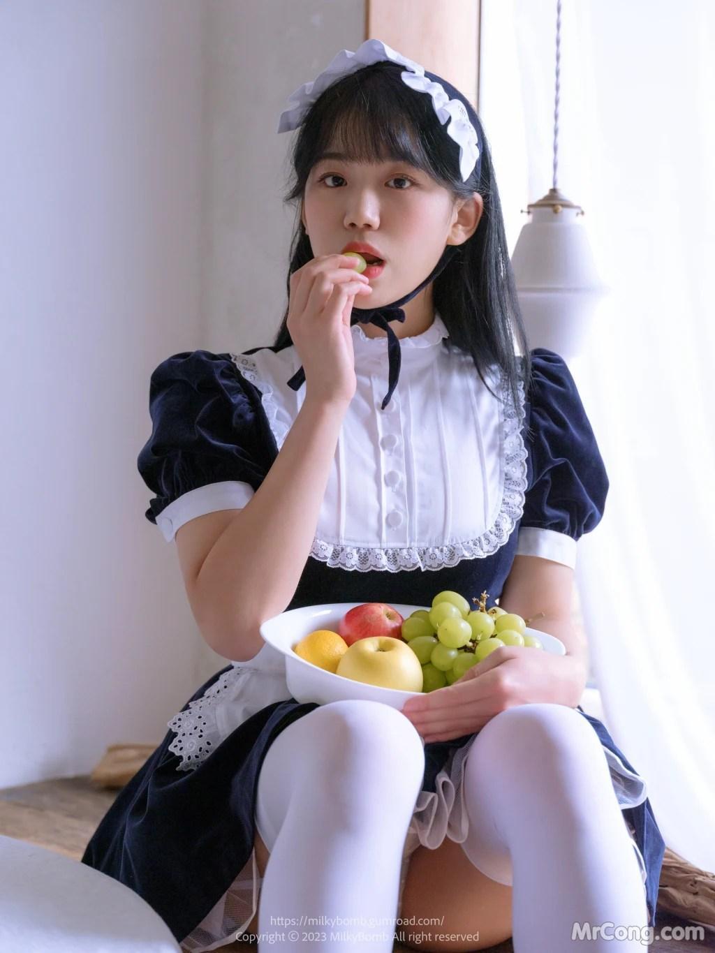 [MilkyBomb] Yui: Vol.3 Maid (291 photos )(118)