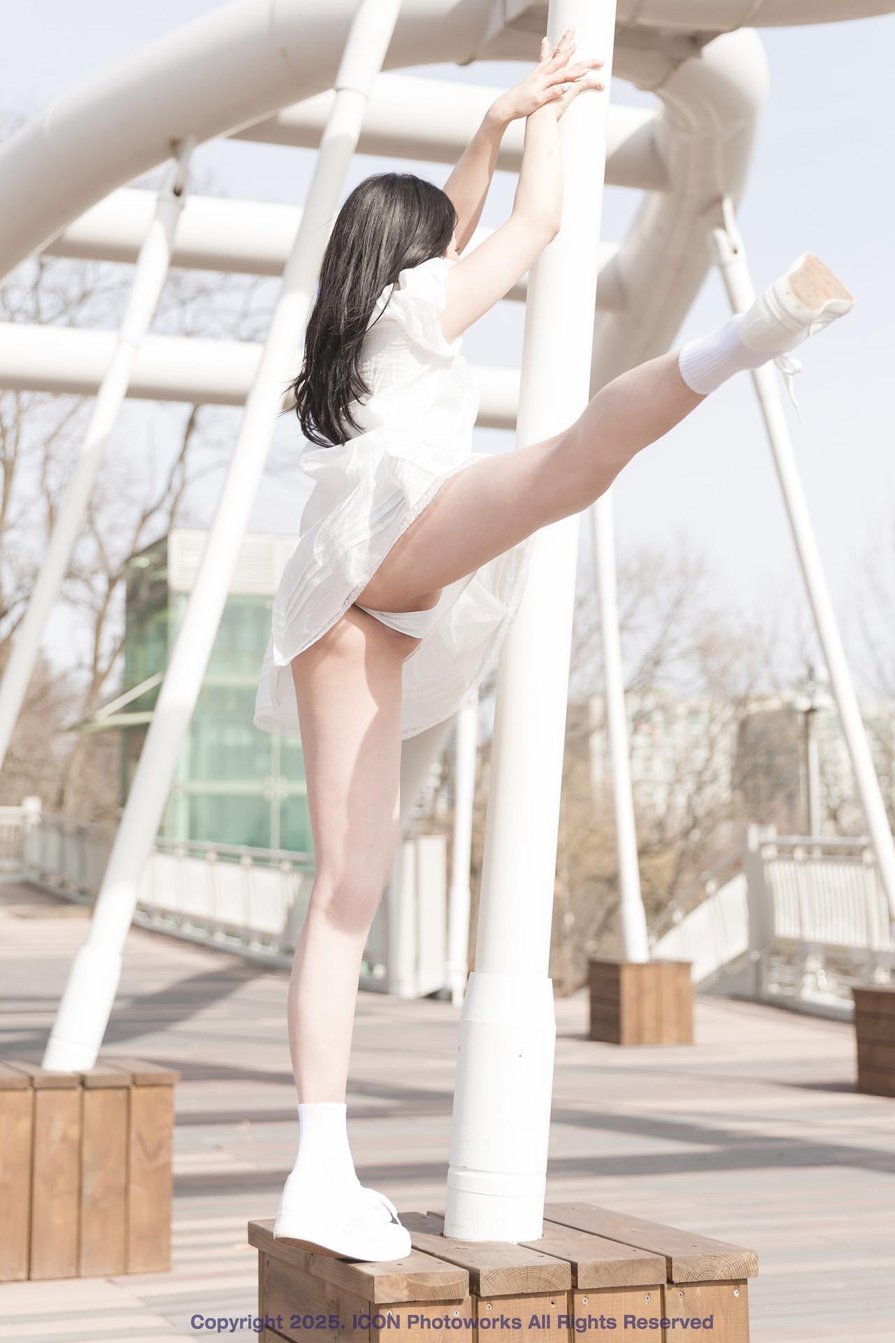 CHAEI 채이, ICON Photobook “Exhibitionism and Desire” Set.01(10)