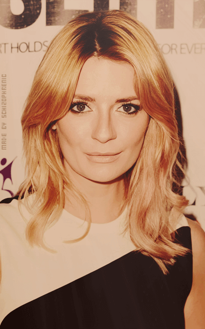 Mischa Barton LzRebEZw_o