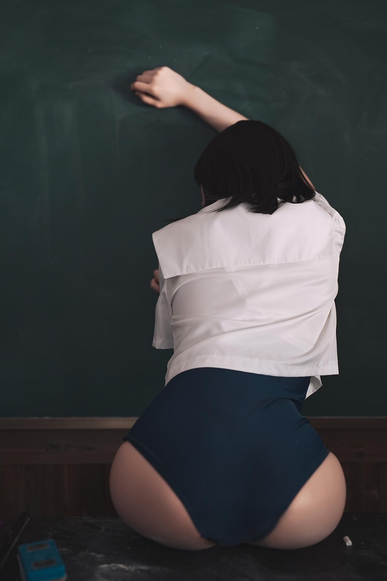 Cosplay 桜桃喵 – 教室死库水(10)