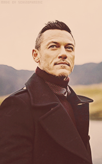 Luke Evans BdzCjoXc_o