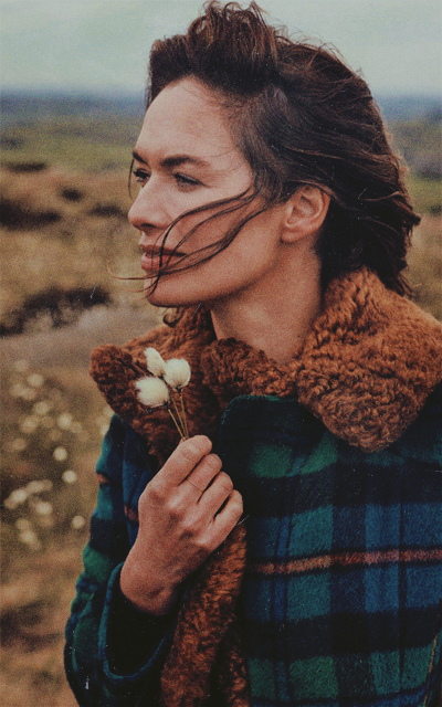 Lena Headey XCcqNHwU_o