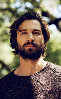 Michiel Huisman DmuGJ1DD_o