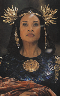 Cynthia Addai Robinson XkVLFvtZ_o